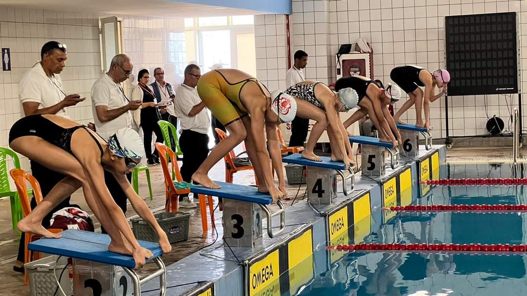 سباحو جماعة العيون يشاركون بمنافسات كأس ولي العهد الأمير مولاي الحسن للسباحة.