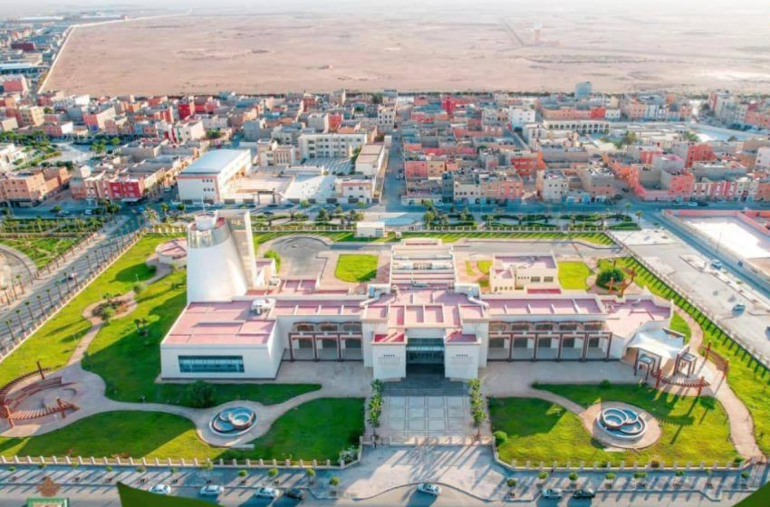 “مدينة العيون تحتفل بالمكتبة العلمية الكبرى في ذكرى عيد العرش المجيد”