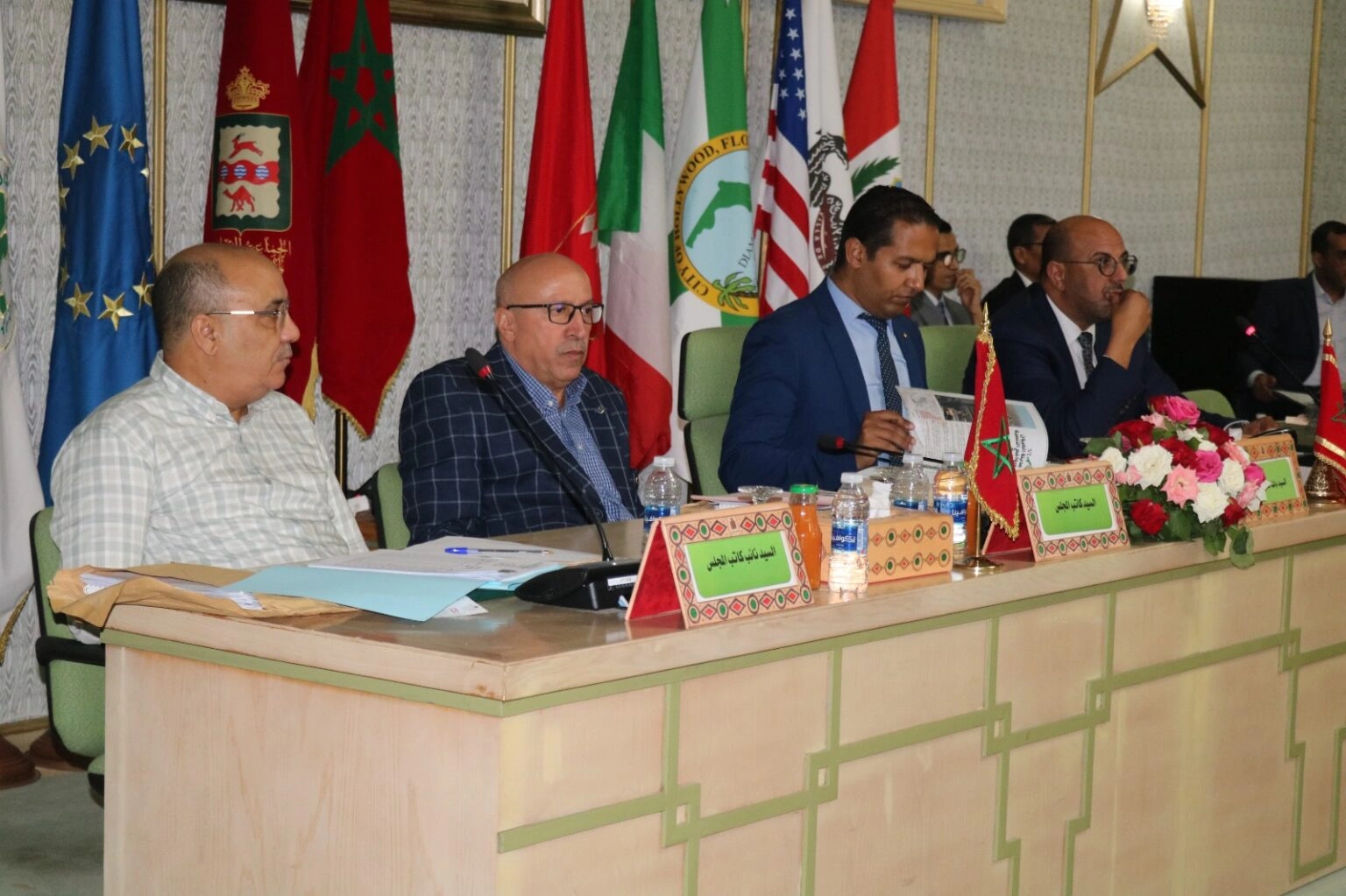 “دورة استثنائية لمجلس جماعة العيون:المصادقة على مشاريع تنموية حيوية واستعدادات للاحتفال بعيد العرش المجيد”
