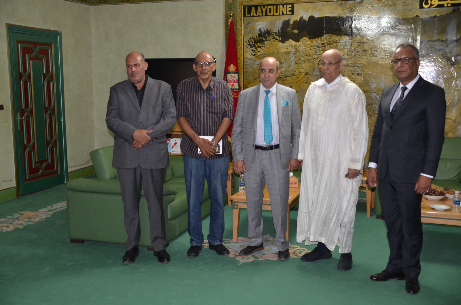 رئيس جماعة العيون يستقبل الكاتب و الإعلامي الجزائري أنوار مالك