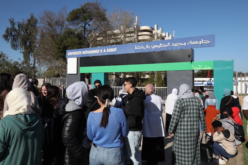 طلبة كليات الطب والصيدلة يواصلون الاحتجاجات بمقاطعة الامتحانات￼