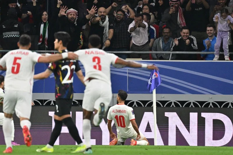 منتخب الأردن بقيادة عموتة يسحق كوريا الجنوبية ويصل إلى نهائي كأس آسيا￼