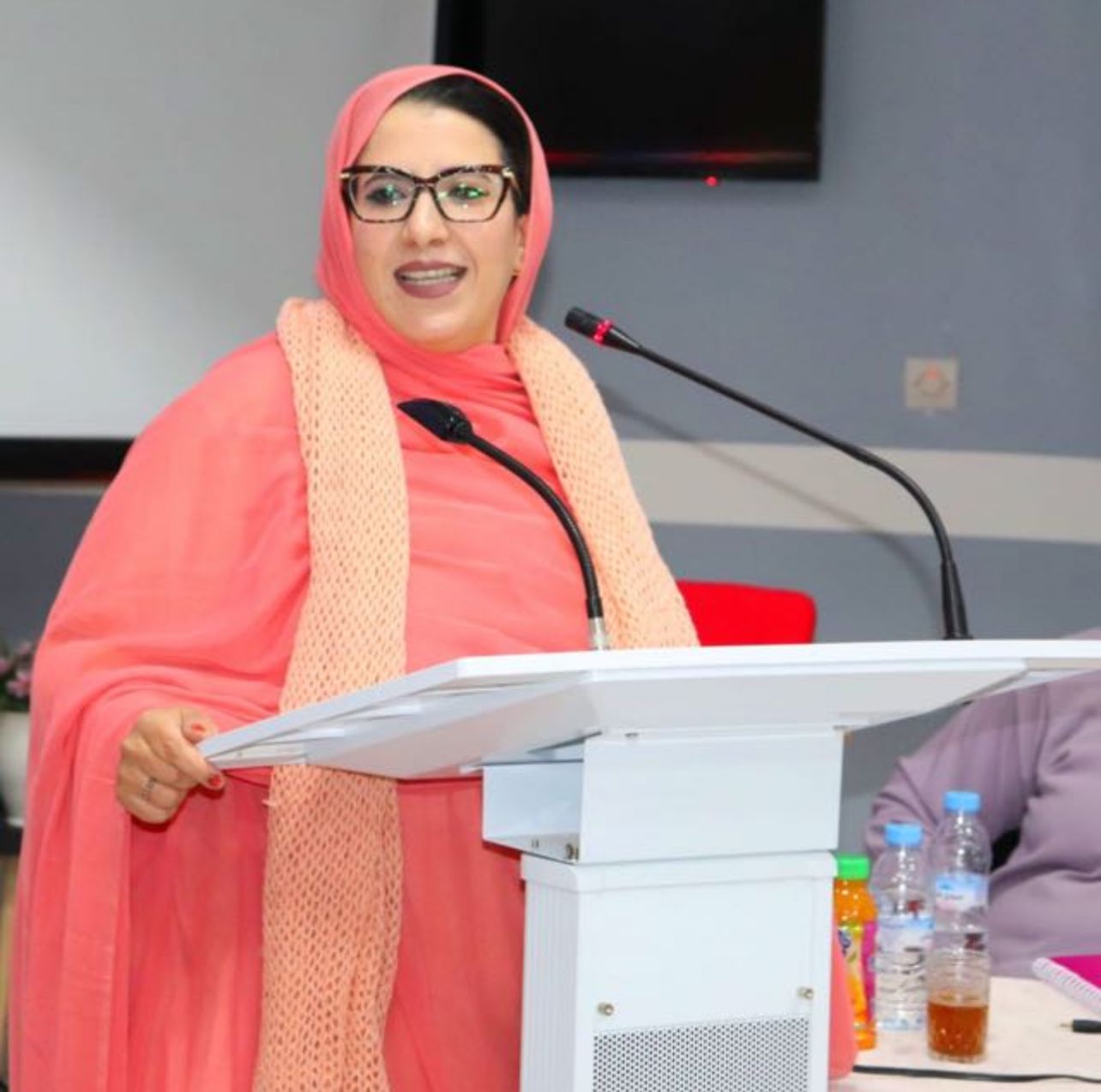 المخرجة الشابة ليلى عطا الله ألمعية بمجال الابداع و الفن