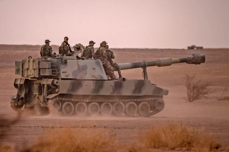 <p class="MsoNormal" align="center" style="margin-bottom:0cm;margin-bottom:.0001pt; text-align:center;line-height:normal;vertical-align:baseline">القيادة العامة للجيش المغربي تستعرض تفاصيل مناورات “الأسد الإفريقي<span style="font-size: 21pt; font-family: Arial, sans-serif;"></span><br><br></p><br>