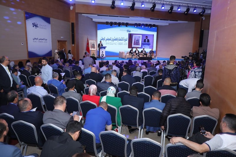 حزب التراكتور ، ينهي الجدل و يجدد مكتبه السياسي بوجوه جديدة !!