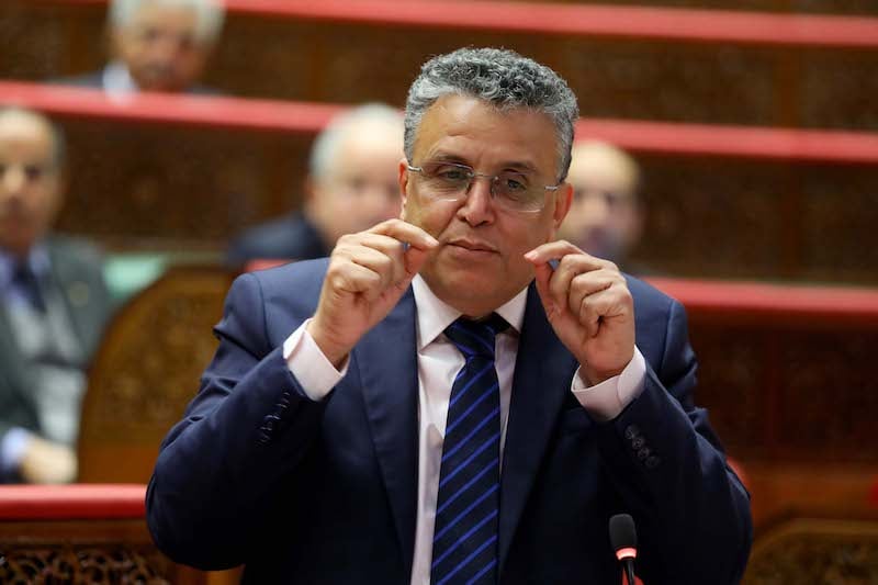 وهبي: مطالبة الفنادق للمرأة بشهادة السكنى أو عقد الزواج تخالف القانون