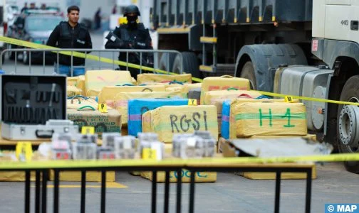 إحباط عملية كبرى للتهريب الدولي للمخدرات بمنطقة سيدي رحال الشاطئية وحجز أزيد من 18 طنا من مخدر الشيرا (المديرية العامة للأمن الوطني)