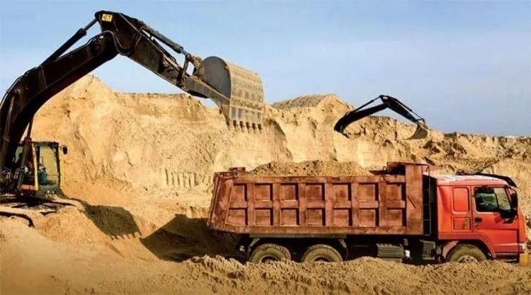 تقرير يكشف استمرار ظاهرة “الريـ ـع والتسـ ـيب” في استـ ـغلال مقالع الرمال بالمغرب