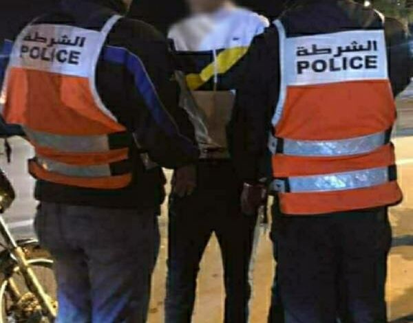 <br><br><br><br>توقيف ثلاثة أشخاص بينهم امرأة عرضوا شخص لاعتداء عنيف بالسلاح الأبيض<span style="font-size:21.0pt;font-family:"Arial",sans-serif;mso-fareast-font-family: "Times New Roman";mso-fareast-language:FR"></span><br><br>