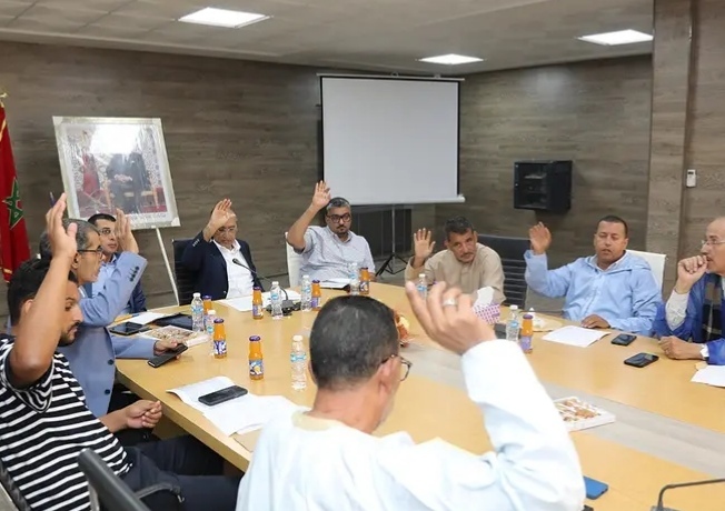 *مجلس جماعة بوكراع يُصادق بالإجماع على جدول أعمال دورة أكتوبر ويُندد بقرار محكمة العدل الأوروبية*<br>