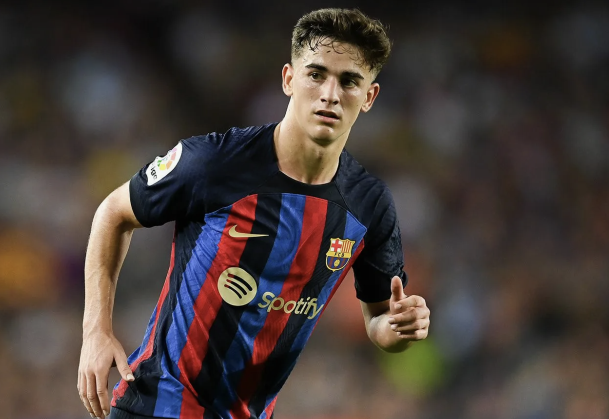 كرة القدم.. برشلونة يستعيد لاعب وسطه غافي بعد غياب طويل بسبب الإصابة