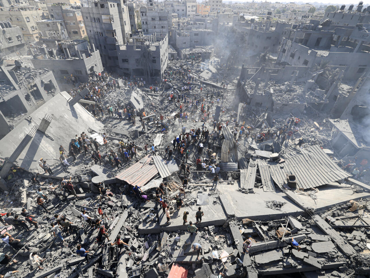استشهاد 92 فلسطينيا يرفع حصيلة الشهداء إلى 51,157 شهيدا