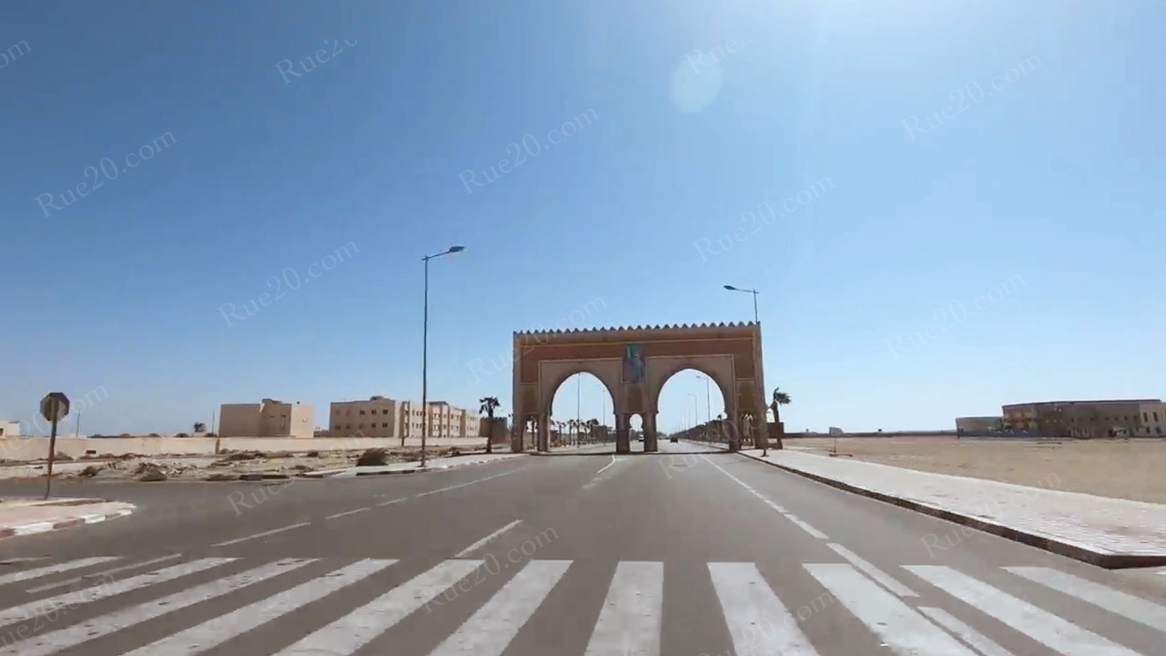 الجمعية المغربية لحقوق الإنسان والبيئة تستنكر استغلال سيارات الدولة لأغراض حزبية بمدينة الداخلة
