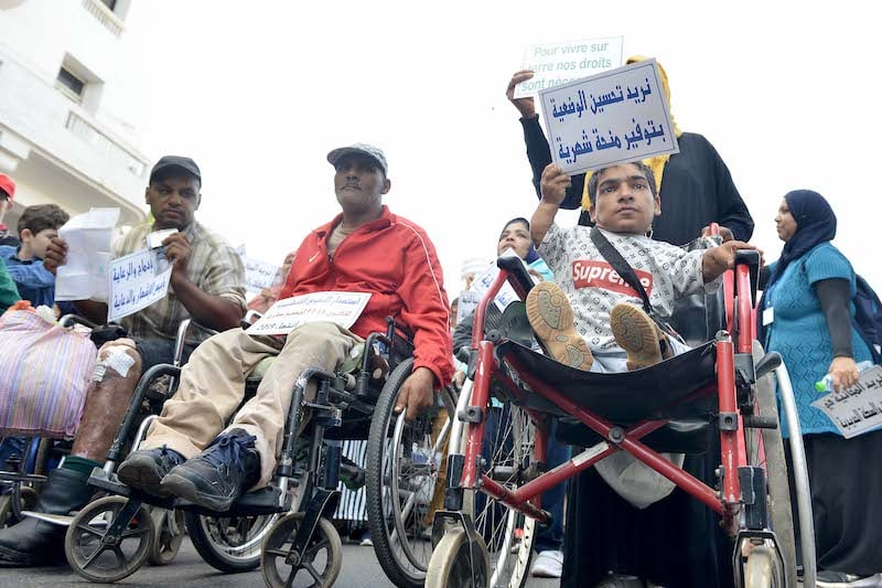عدم تفعيل بطاقة الإعاقة يدفع الأشخاص في وضعية إعاقة للاحتجاج أمام البرلمان