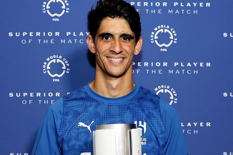 ياسين بونو.. جدار الهلال المنيع في مونديال الأندية 2025
