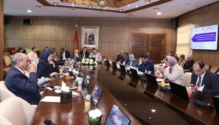 إقرار مشروع دمج “كنوبس” في “CNSS” يثير الجدل: تصويت سري وتراجع مفاجئ للنقابات
